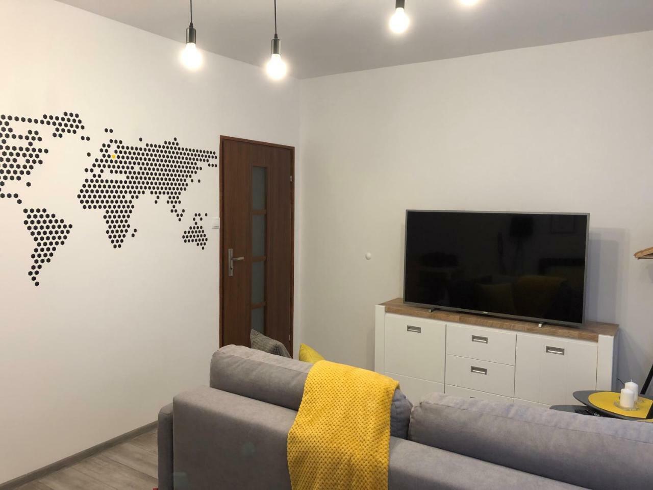 Apartament Szczesliwa 13 - Plac Ratuszowy Еленя-Гура Экстерьер фото