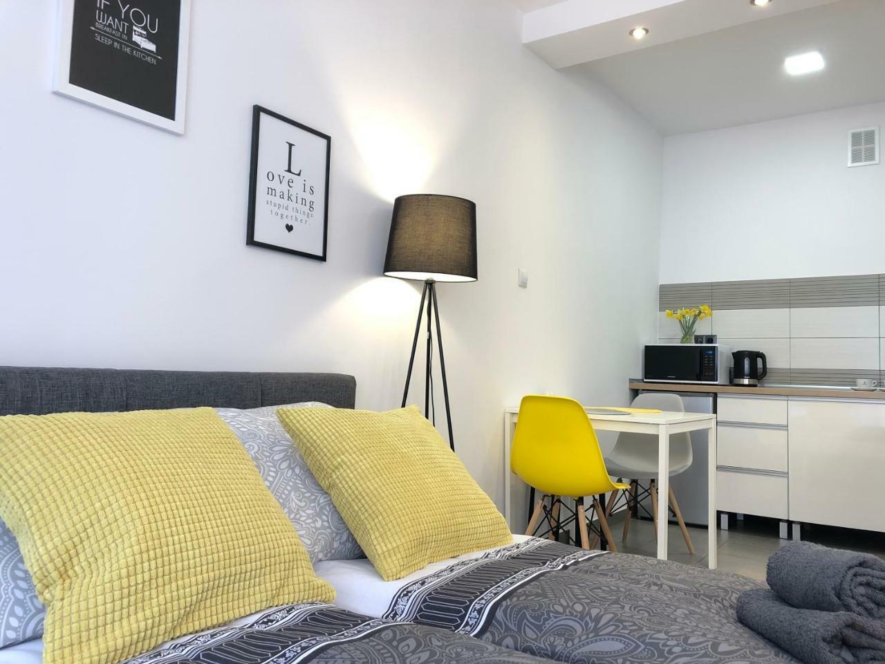 Apartament Szczesliwa 13 - Plac Ratuszowy Еленя-Гура Экстерьер фото