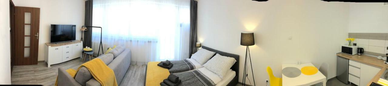 Apartament Szczesliwa 13 - Plac Ratuszowy Еленя-Гура Экстерьер фото